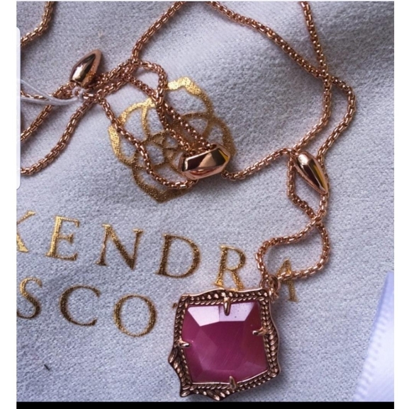 Kendra Scott Jewelry - KENDRA SCOTT KACEY PENDANT NECKLACE!!! Kendra Scott Jewelry - KENDRA SCOTT KACEY PENDANT NECKLACE!!!